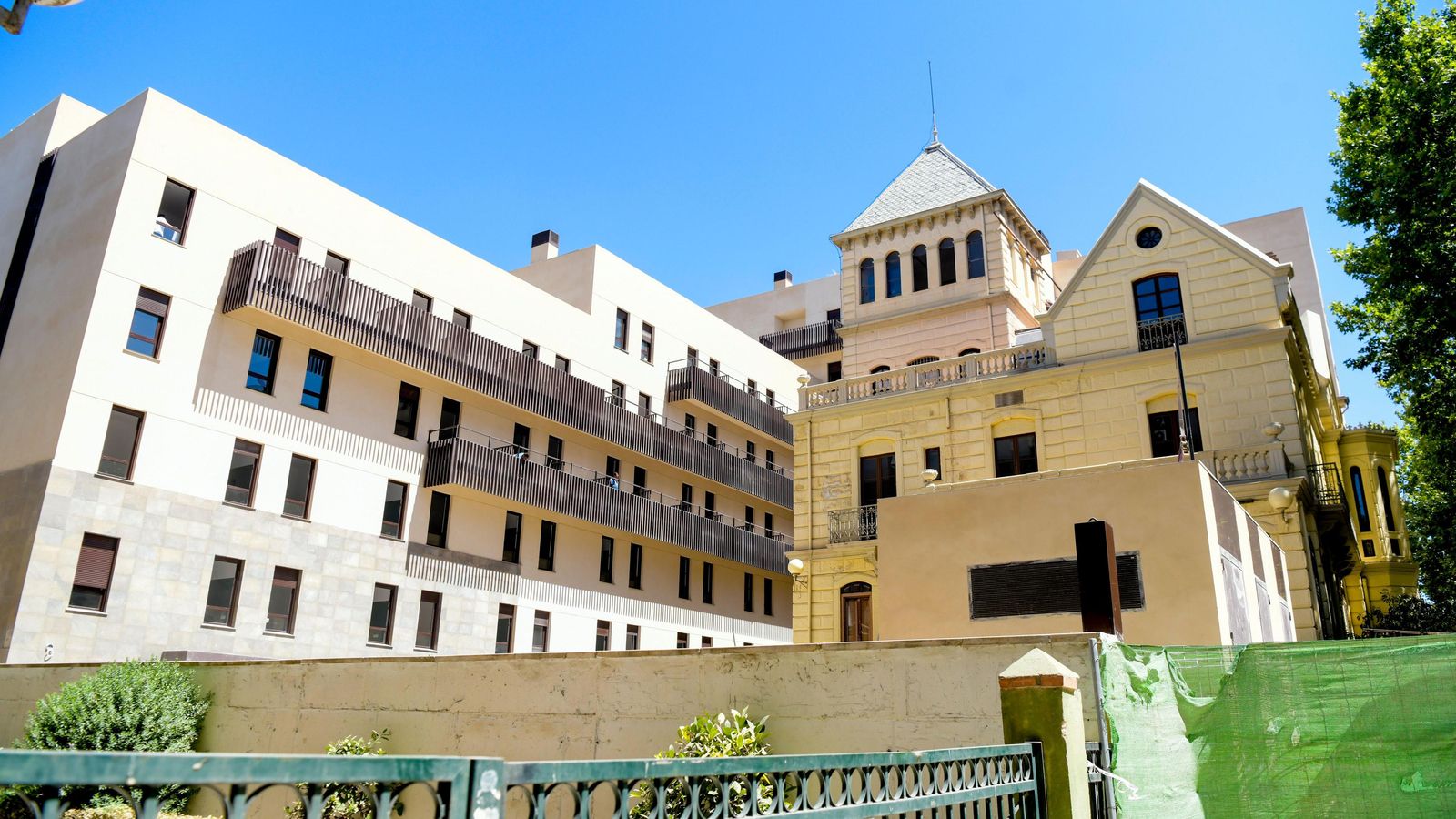 Residencia de estudiantes en parte del suelo que ocupaba el antiguo hospital de La Salud.