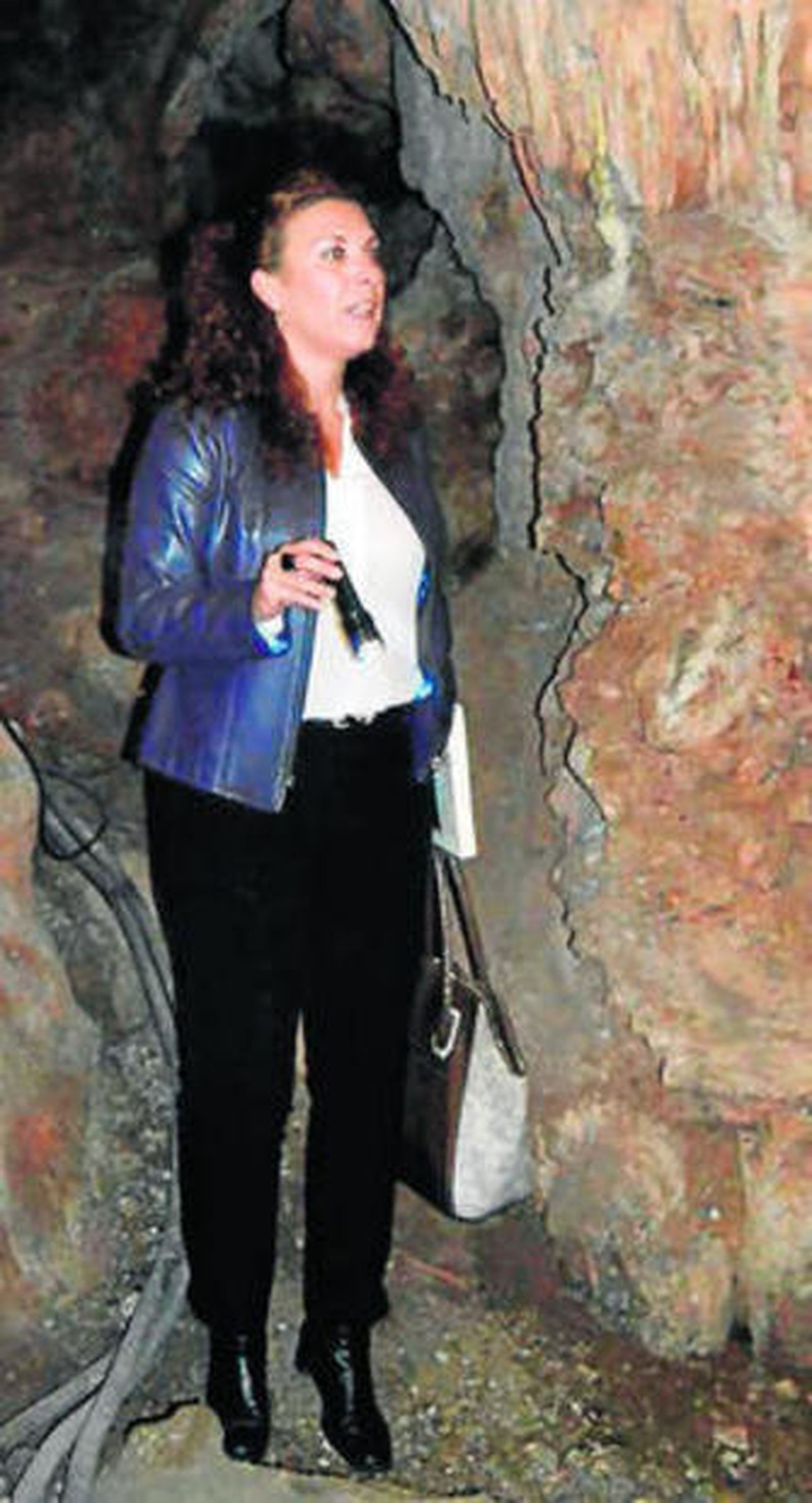 Ana María Márquez, en la cueva de Nerja.