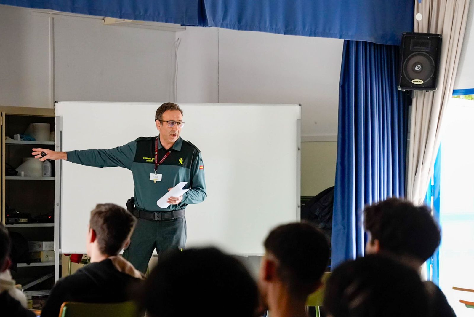 Las imágenes de la Ciberliga de la Guardia Civil en el IES Albaida