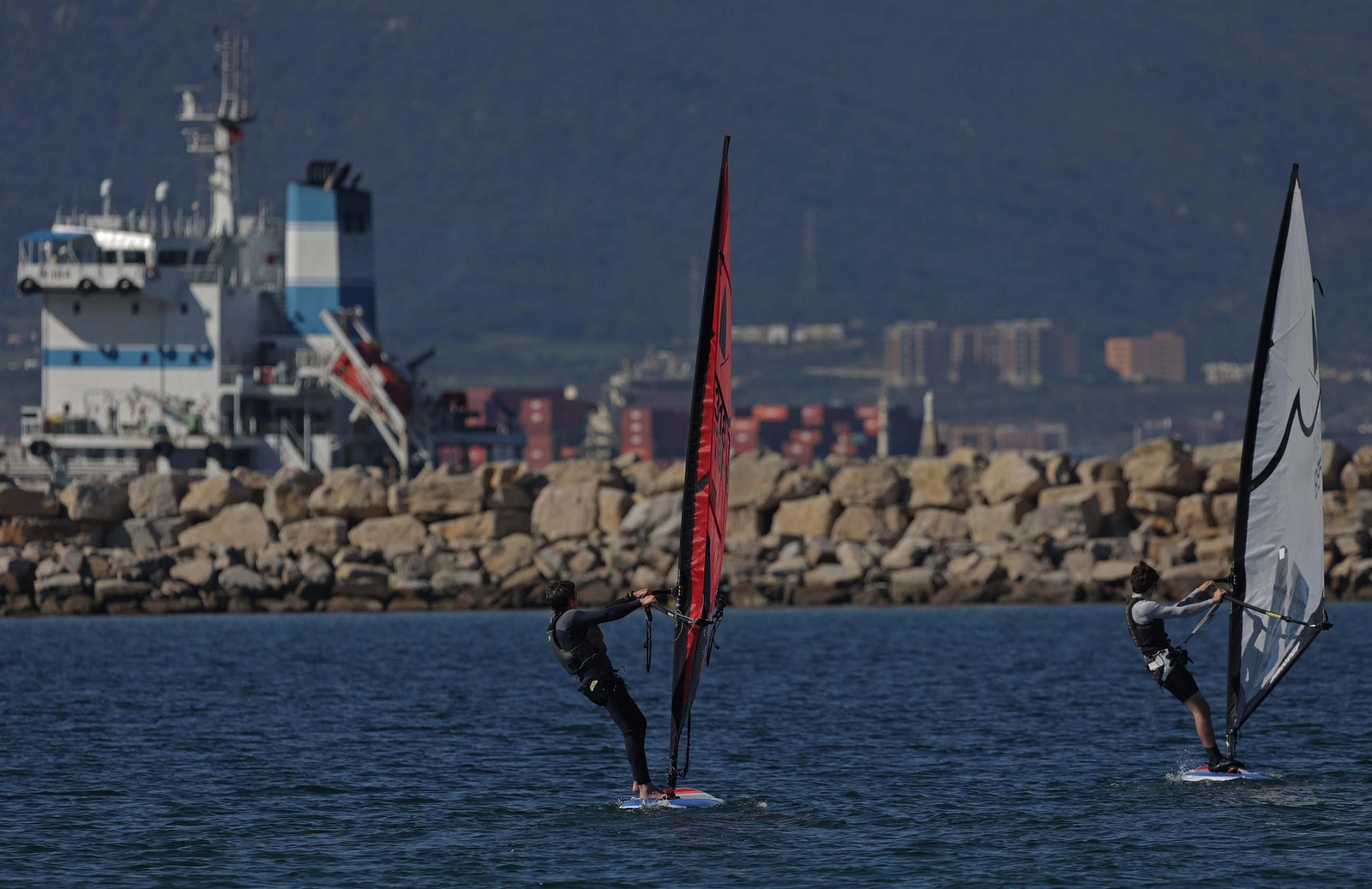 Fotos de la segunda jornada de la Copa de Andalucía de la clase windsurfer en La Línea
