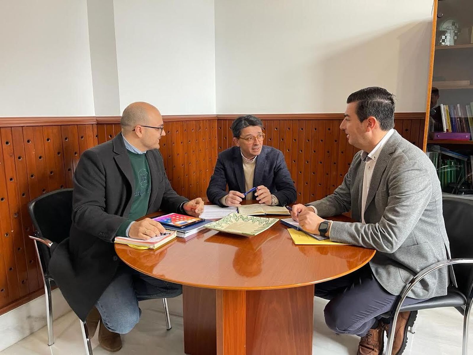 Momento de la reunión de trabajo