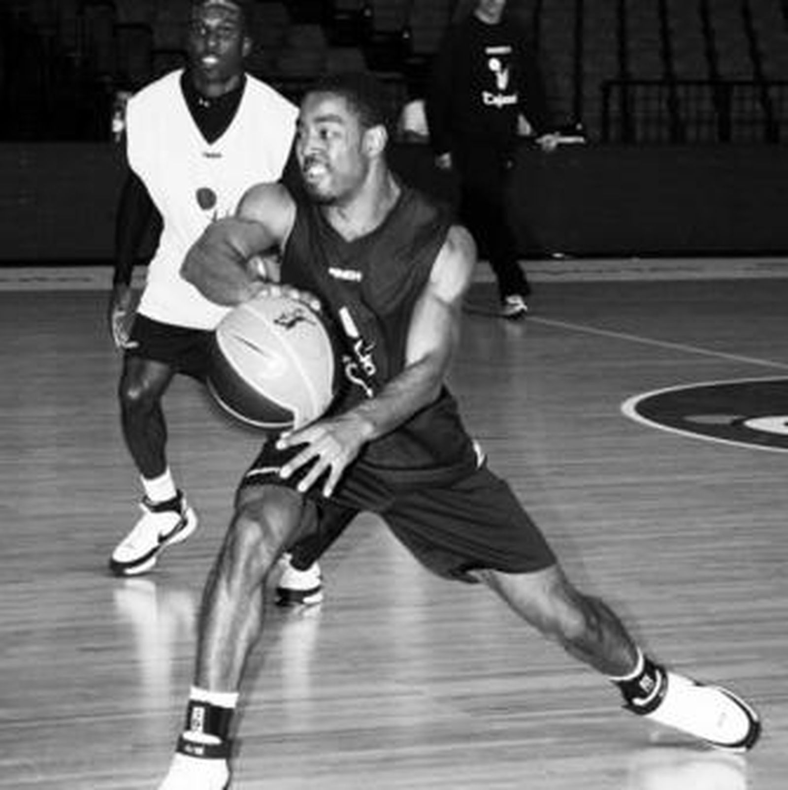 Miles, durante un entrenamiento, junto a su compañero Bennett.