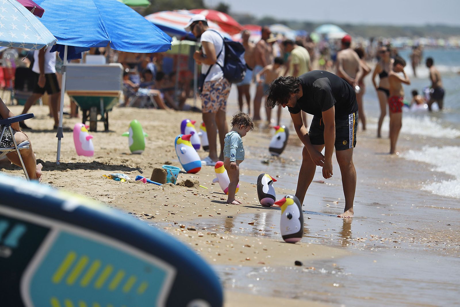 Ambiente en las playas de Huelva en el domingo 2 de julio