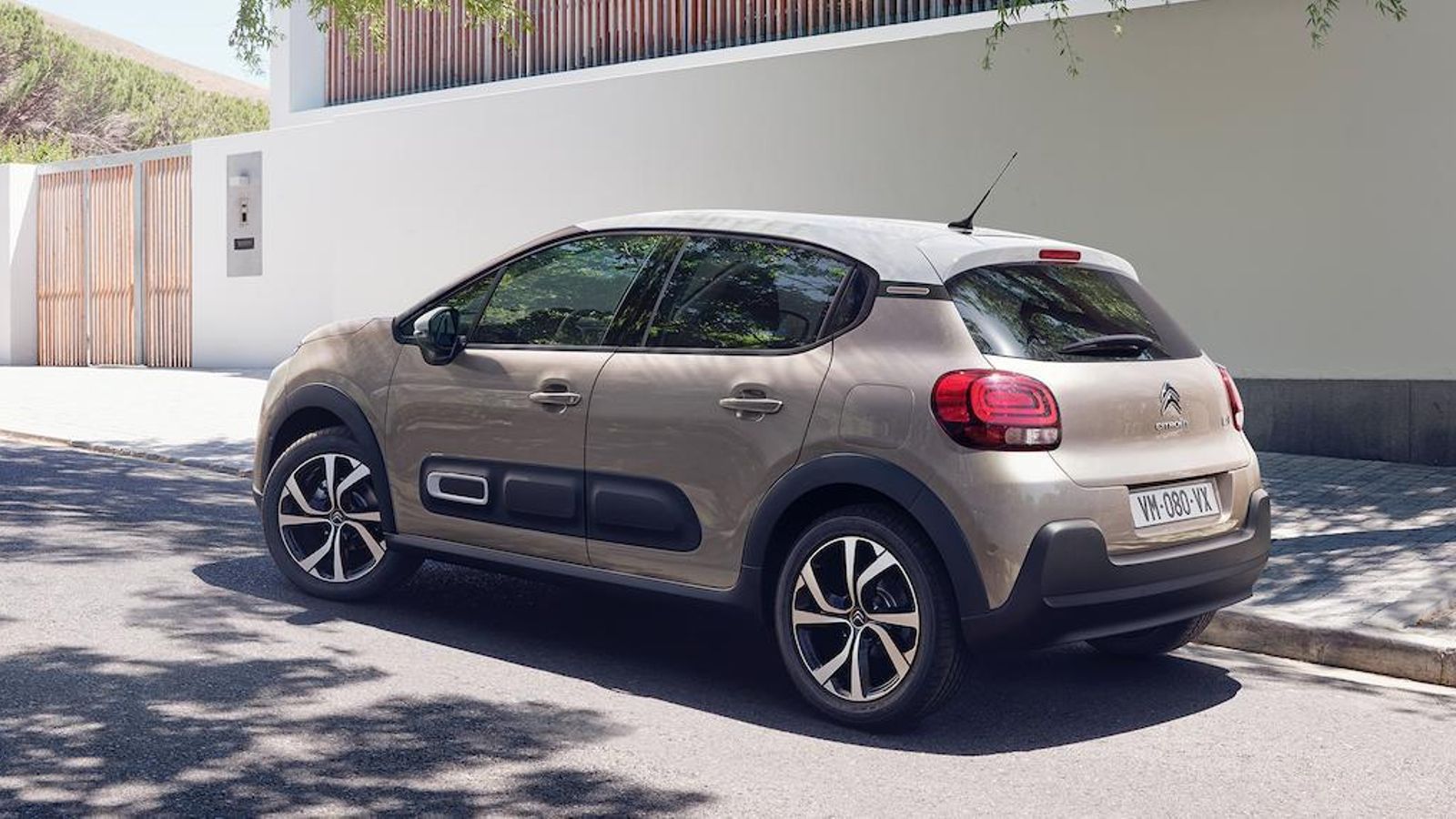 Ahora aparecen dos niveles intermedios de equipamiento como alternativa a los Live, Feel y Shine, éste el más demandado por los compradores del Citroën C3..