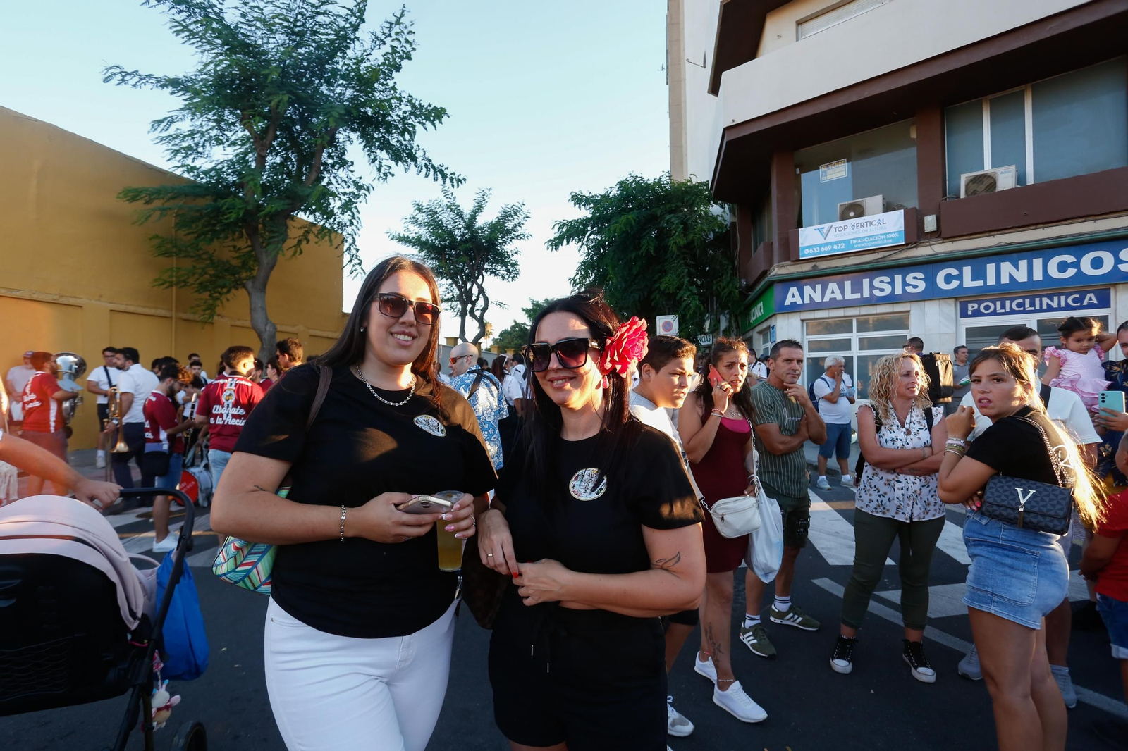 Búscate en las fotos de la cabalgata de la Feria de La Línea
