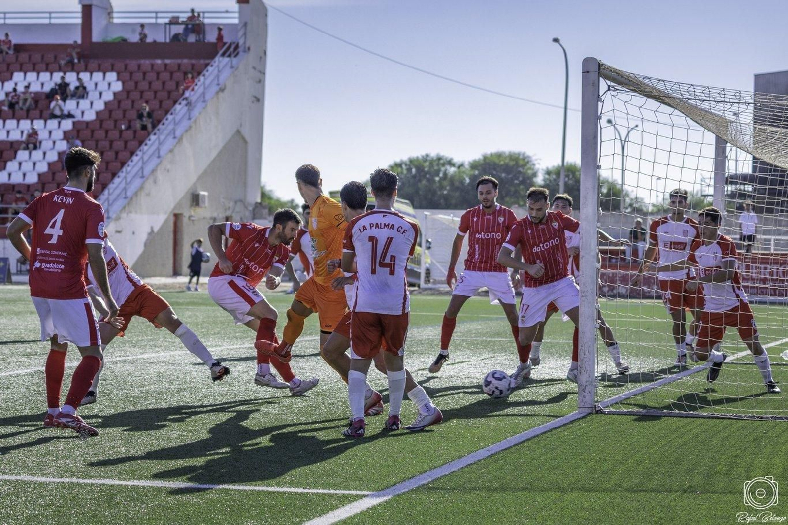 Imagen del encuentro entre el Racing Portuense y La Palma.