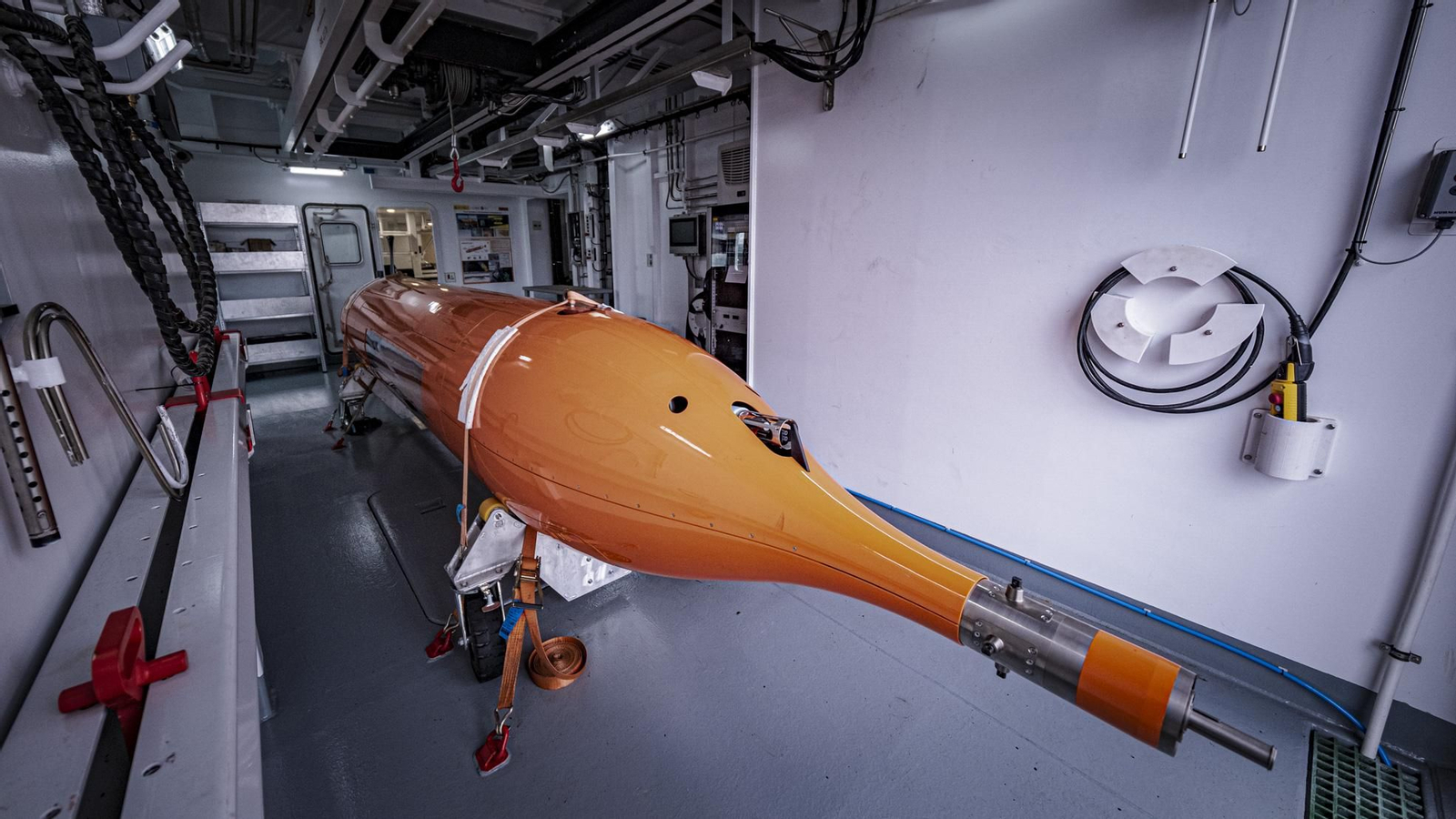 Las imágenes de la visita al buque oceanográfico del CSIC, 'Odon de Bien', amarrado en Cádiz