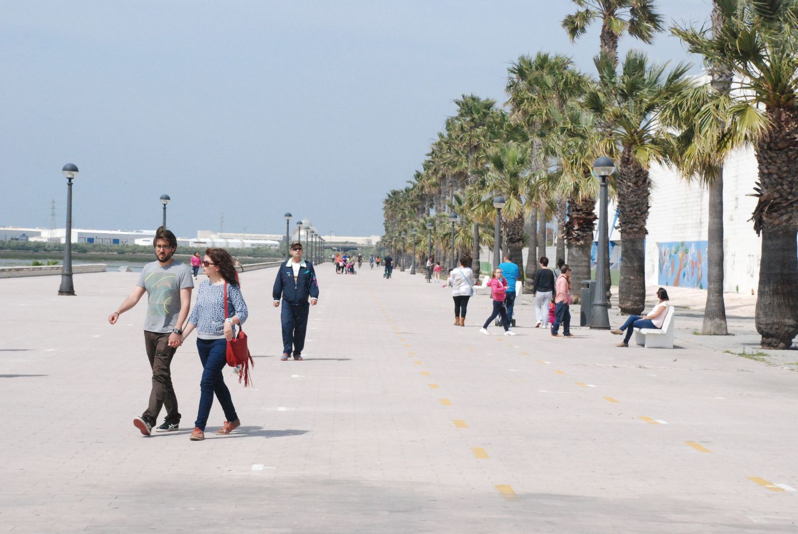 Paseo Maritimo de Puerto Real, una de las principales rutas saludables de la Villa