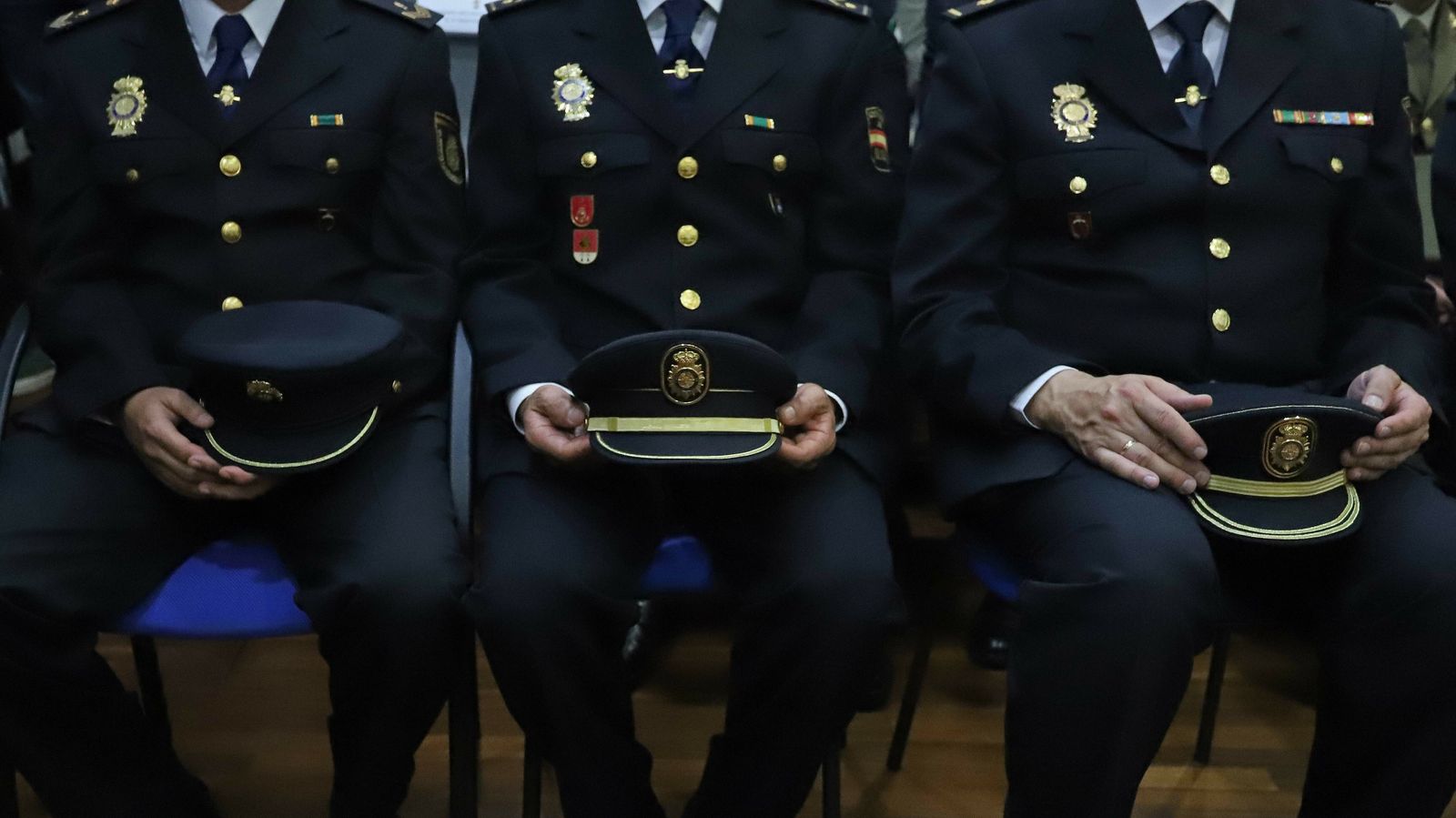 Fotos del acto de entrega de la Medalla de la Mancomunidad a la Policía Nacional