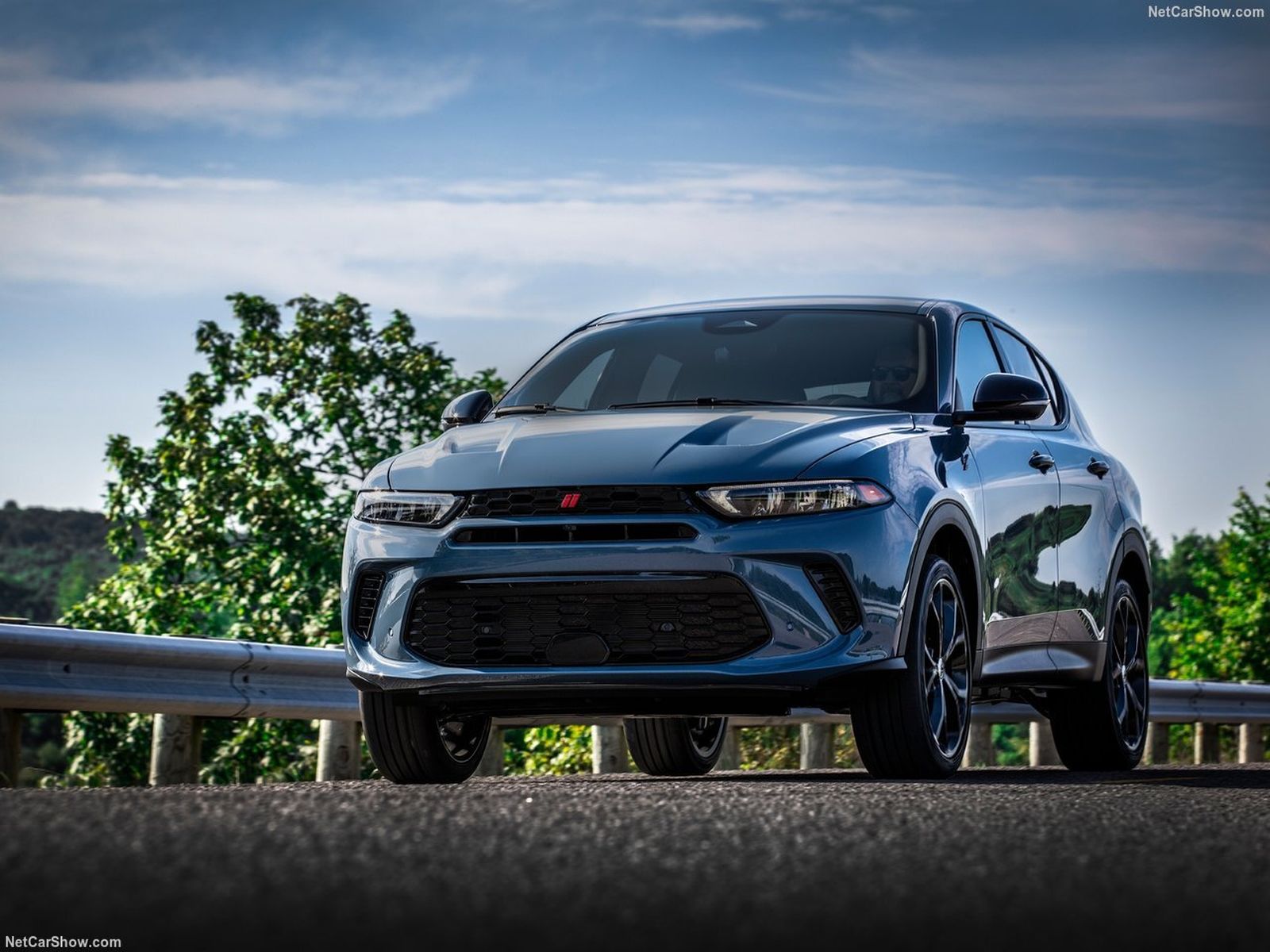 Dodge estrena electrificación con la versión PHEV del Hornet