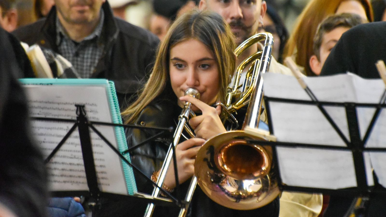 Concierto de Navidad de los alumnos de la Escuela sanchez Verdú en la Plaza Alta