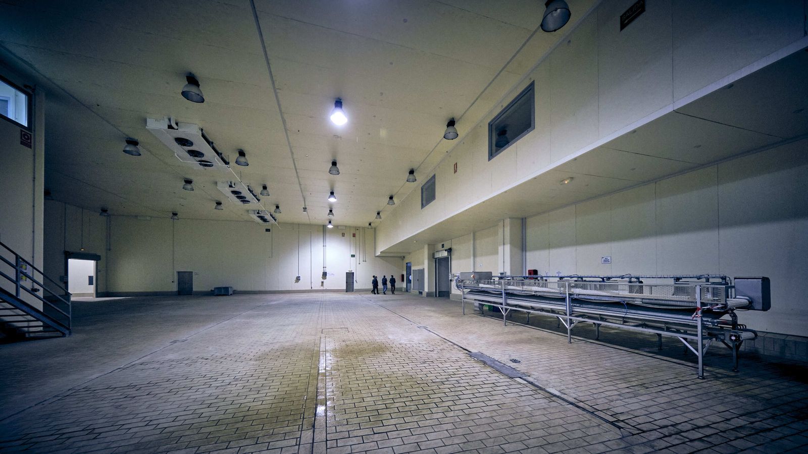 La Zona Franca cuenta con numerosas instalaciones para el frío, como la que aparece en la imagen.