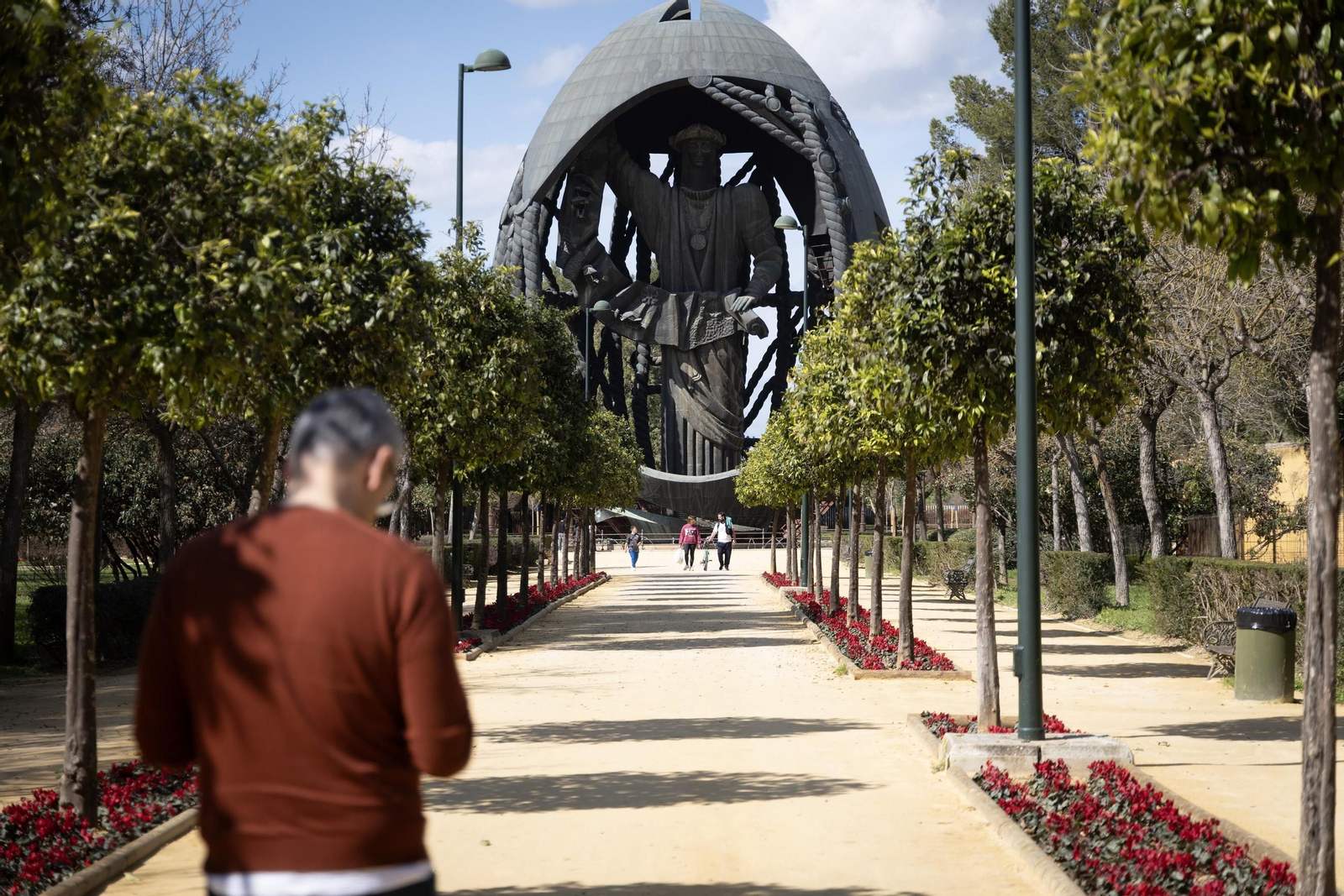 El lamentable estado de conservación del Huevo de Colón, todas las fotos