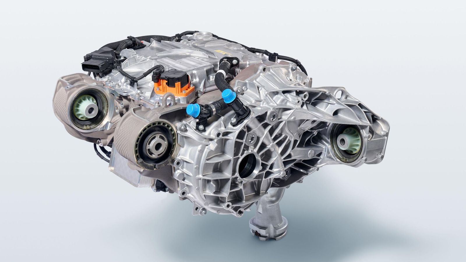 Los nuevos motores que usaran los BMW en el eje trasero deben resultar más eficientes que los anteriores y están adaptados para las nuevas arquitecturas eléctricas de 800 voltios de los futuros modelos.