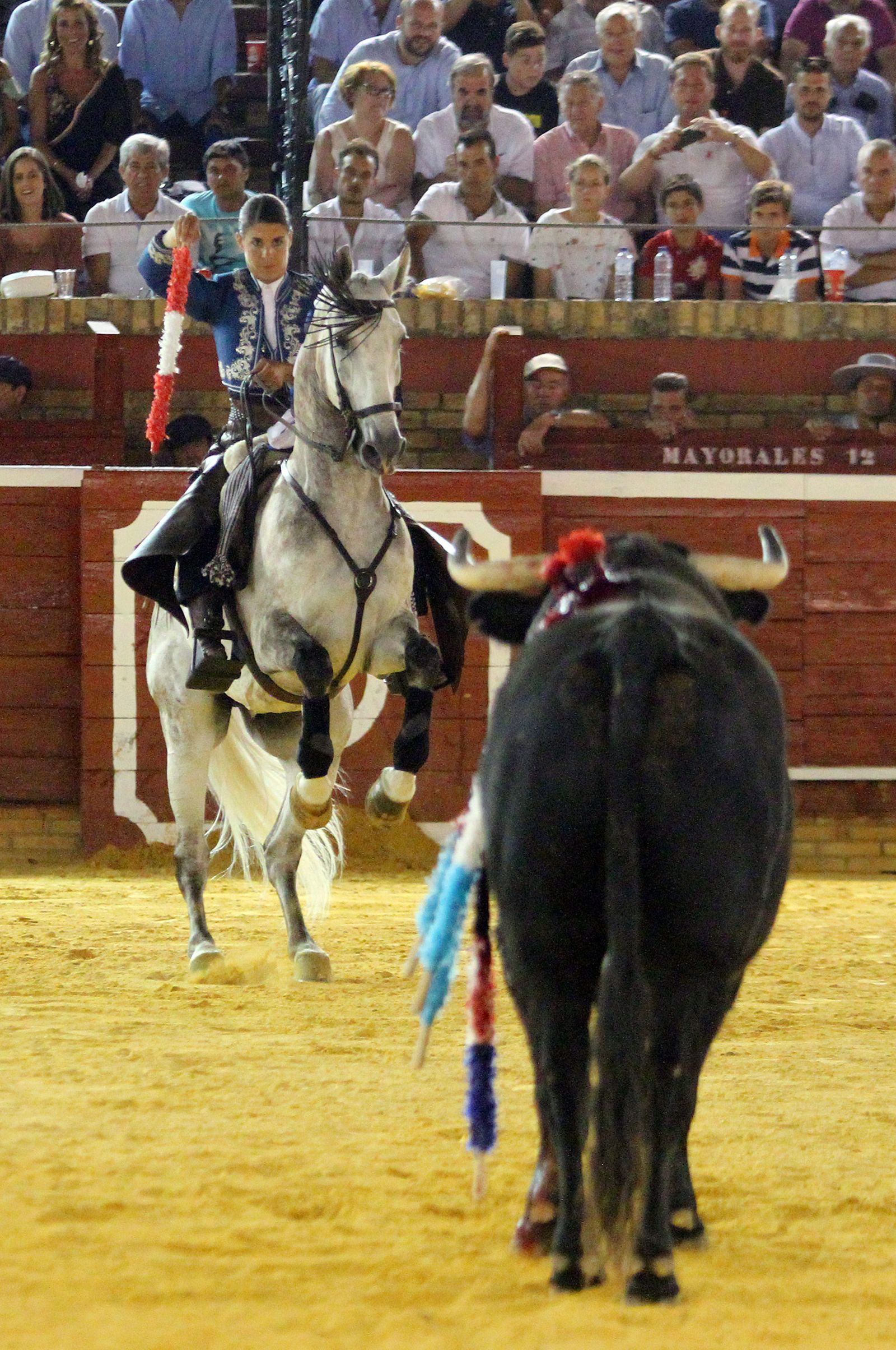 Imágenes de la corrida de rejones de Pablo Hermoso de Mendoza, Andrés Romero y Lea Vicens.