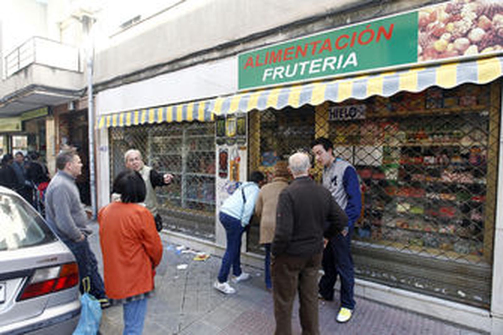 Mata a su atracador con un cuchillo en un comercio chino del Zaidín
