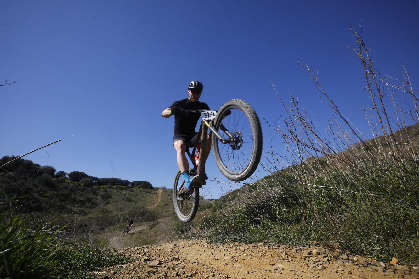 El paso de la Andalucía Bike Race por Villafranca de Córdoba, en imágenes