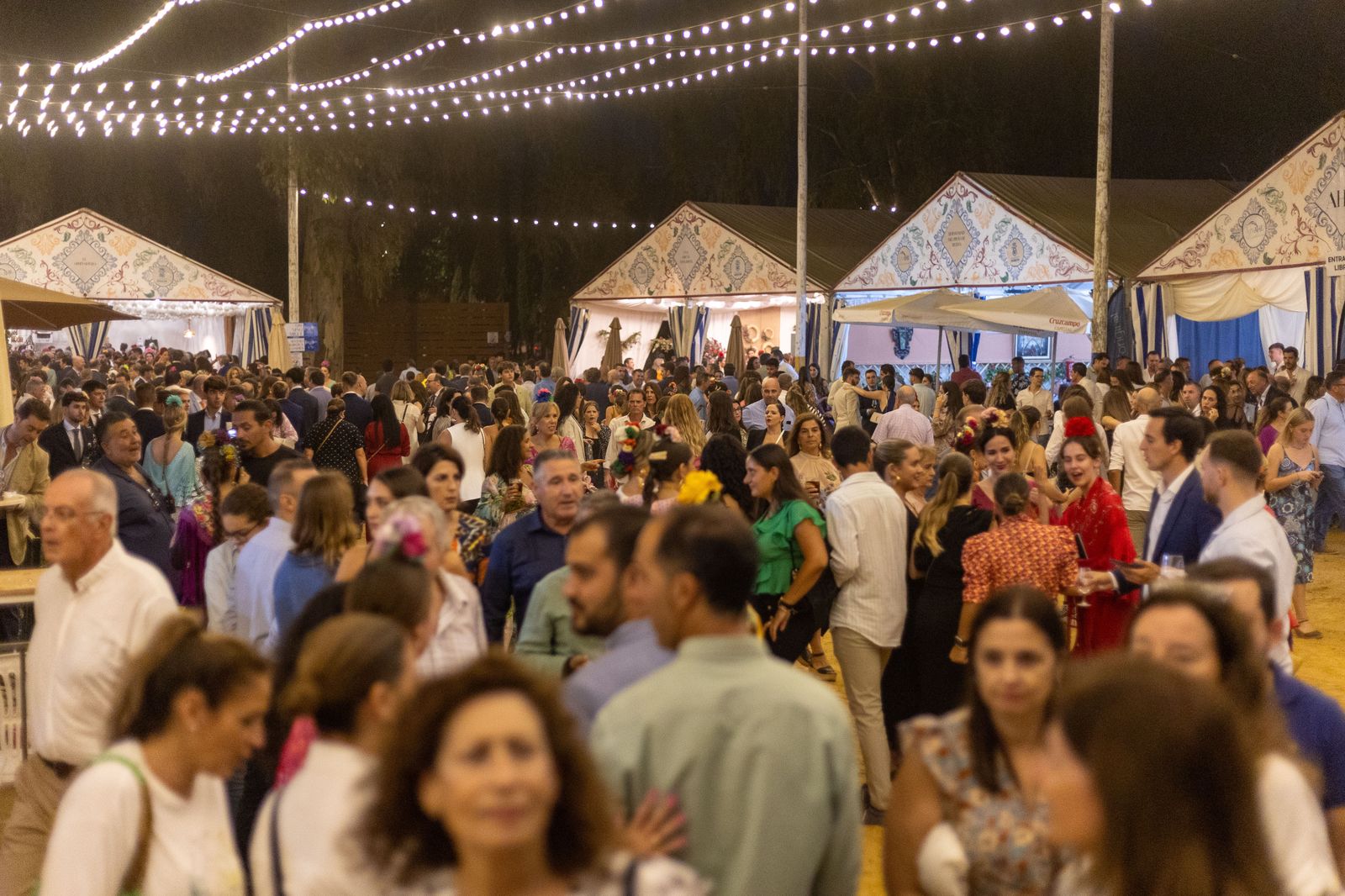 Feria del Caballo 2023: Imágenes del ambiente en la noche del sábado