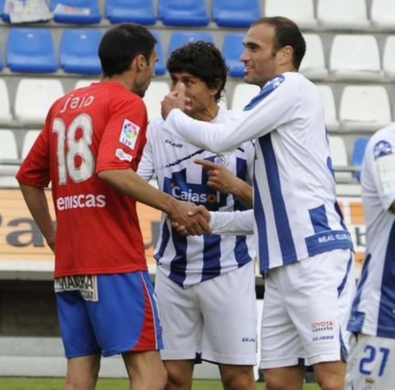 El Recreativo deja casi sentenciada la permanencia tras ganar 0-2 al Numancia. / LOF