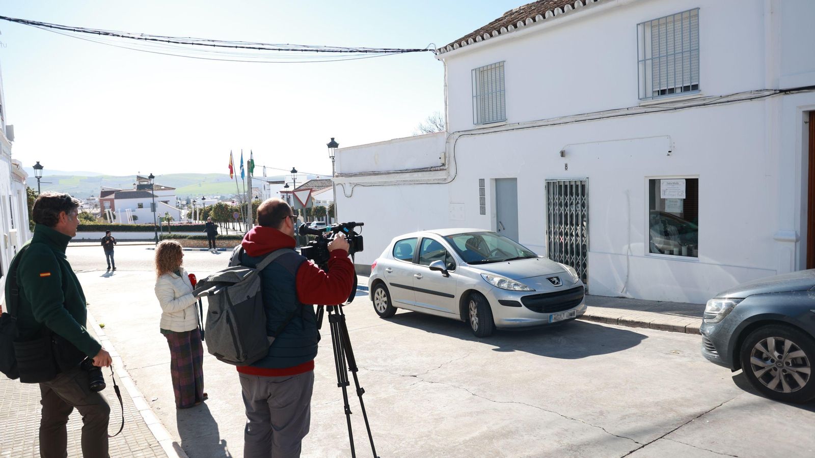 Periodistas desplegados en Montellano.