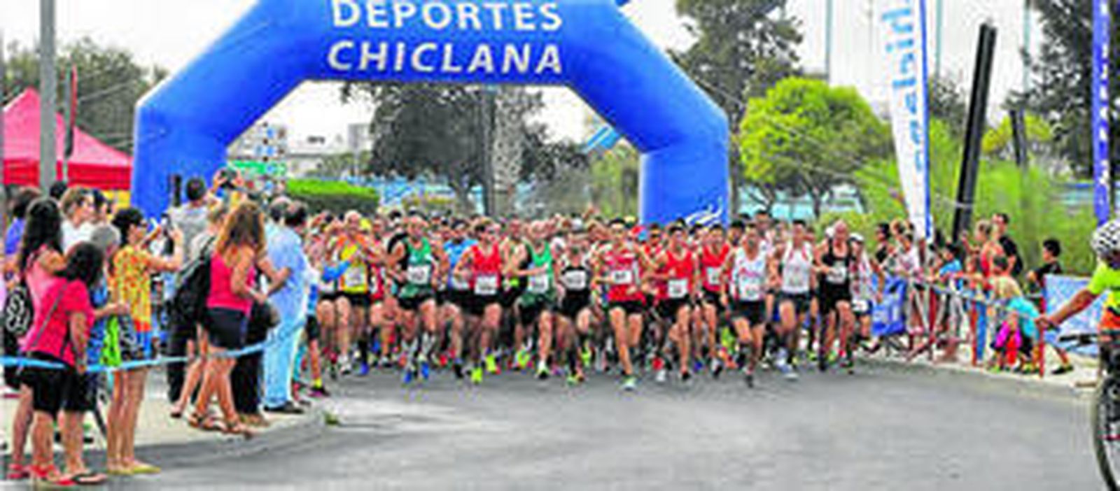 Momento de la salida de la competición atlética que se desarrolló el pasado lunes.