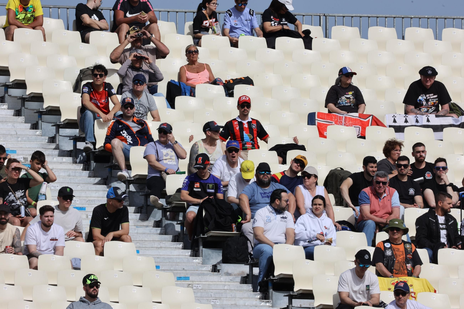 Ambiente del viernes en las gradas del Circuito de Jerez - Ángel Nieto