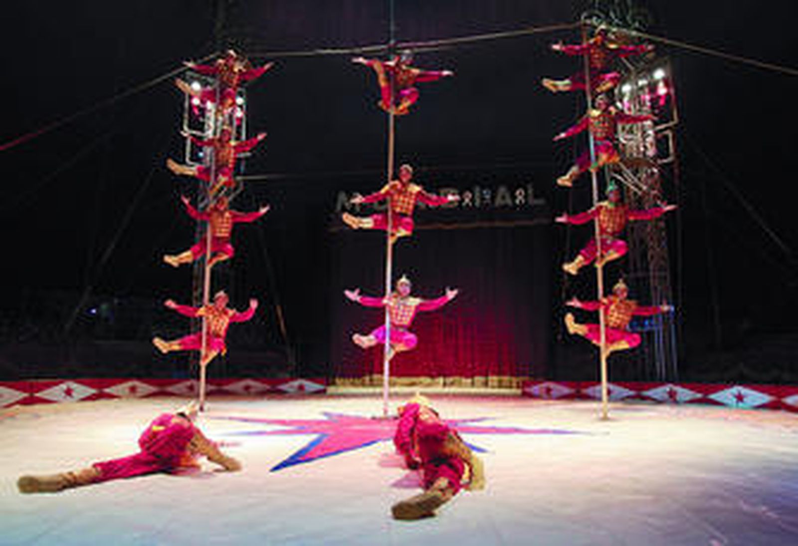 Esta temporada de la compañía que llega a Sevilla incluye nuevas acrobacias y espectáculos circenses.