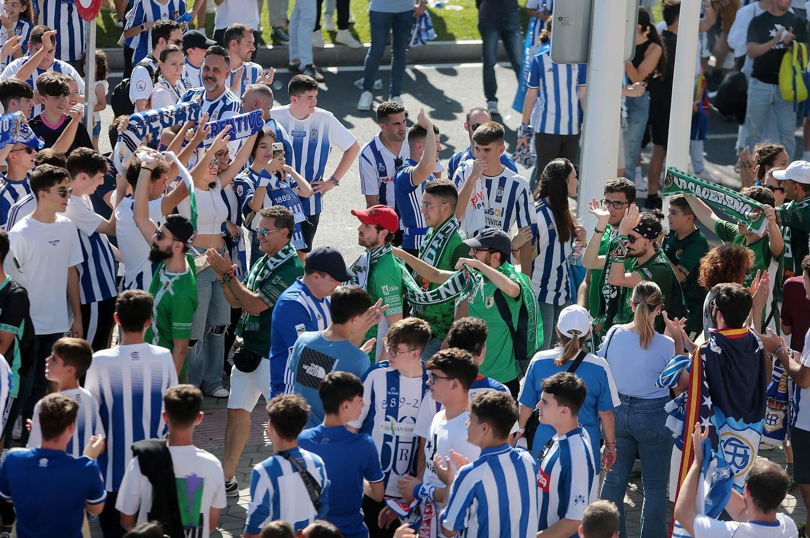 Imágenes del ambiente previo al Recre-Cacereño