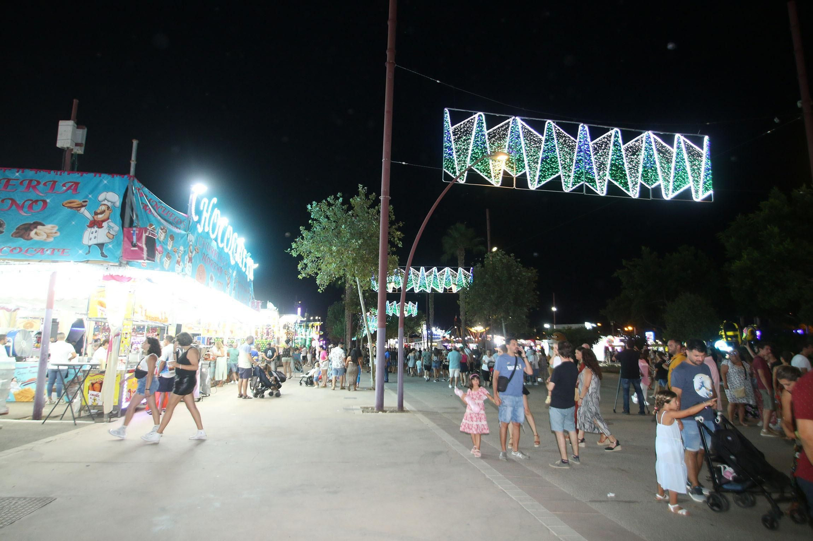 La Feria de Almería enciende sus luces