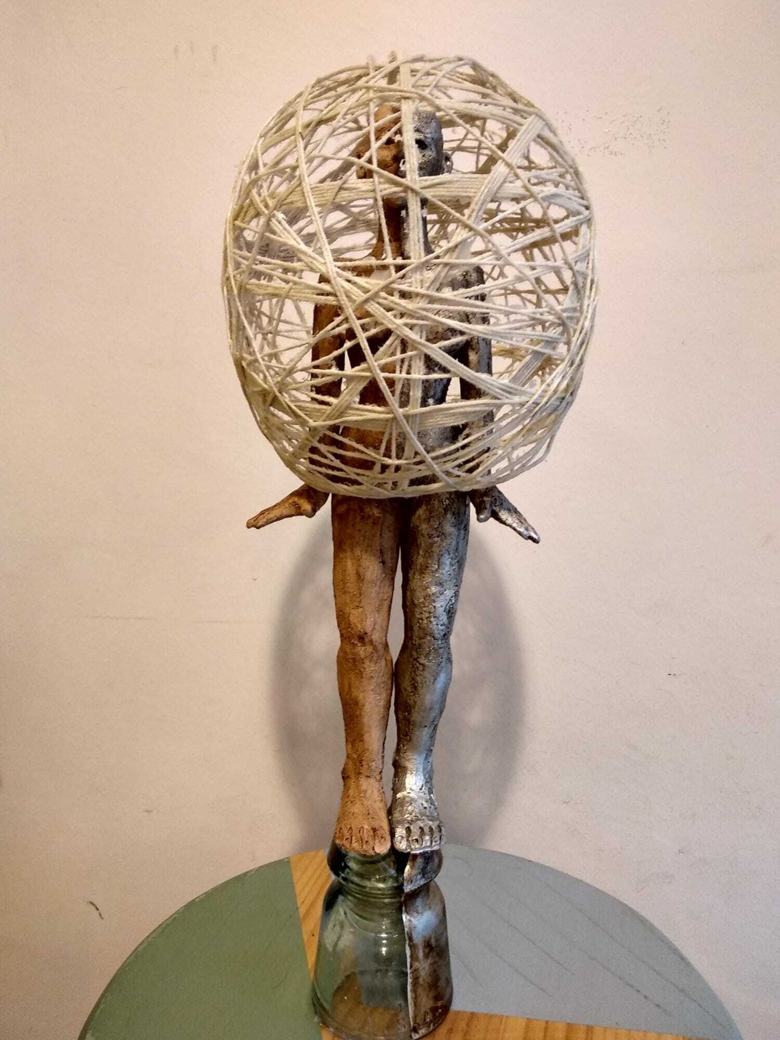 Espacio Abierto Jerez (C/ Álvar López, 12) . Exposición hasta el 13 de diciembre de esculturas de Lola Jiménez ‘Me miras... pero no me ves’. El horario de visitas de lunes a viernes es de 10 a 13 horas y de 17.30 a 20.30 horas.