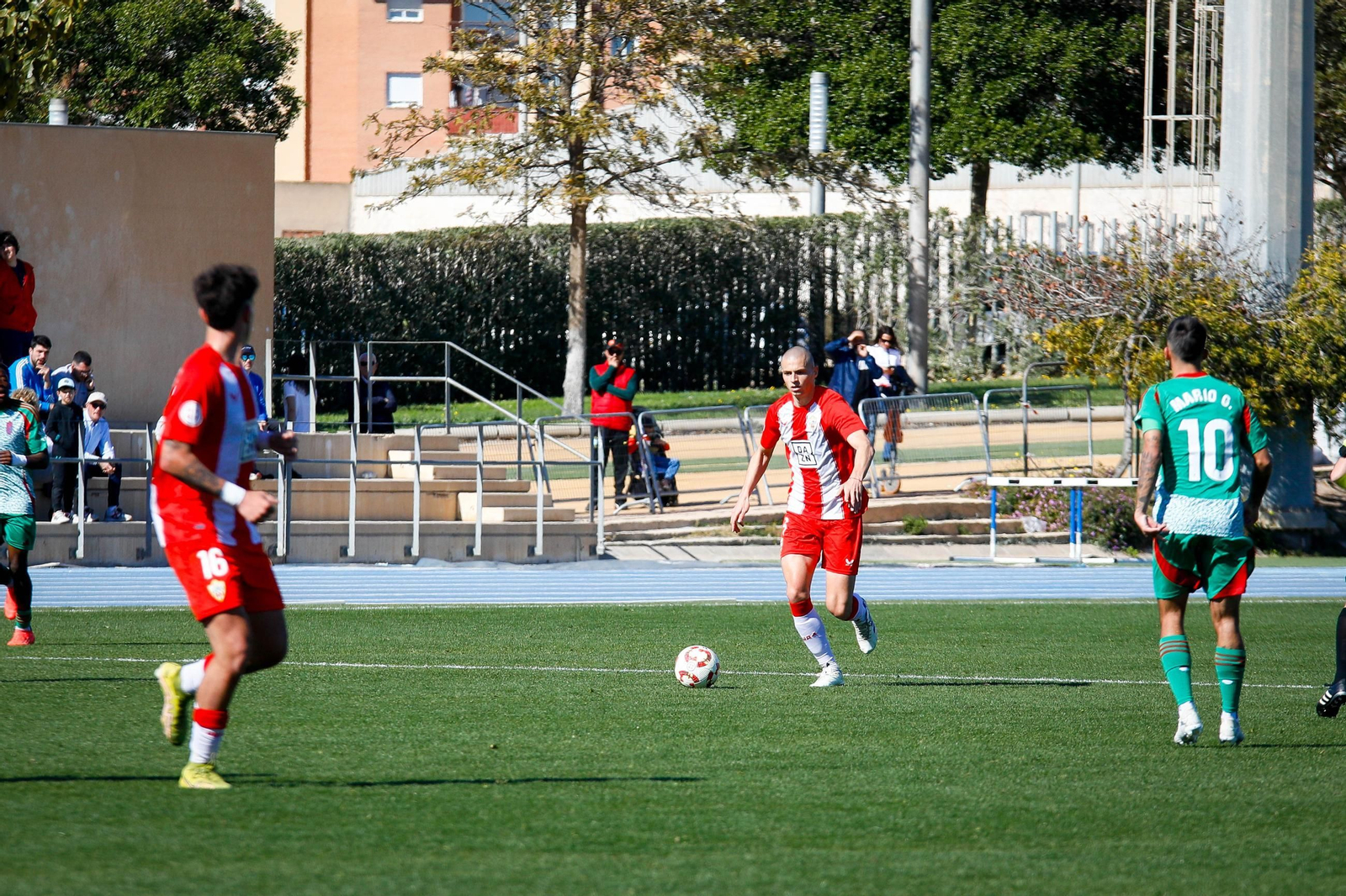 Las imágenes de Segunda RFEF entre Almeria B y recreativo de Granada