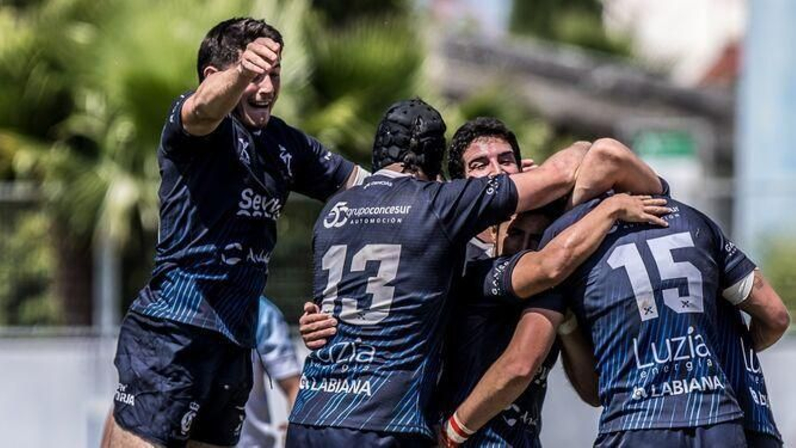 Los jugadores del Real Ciencias celebran un ensayo en un partido de la temporada pasada.