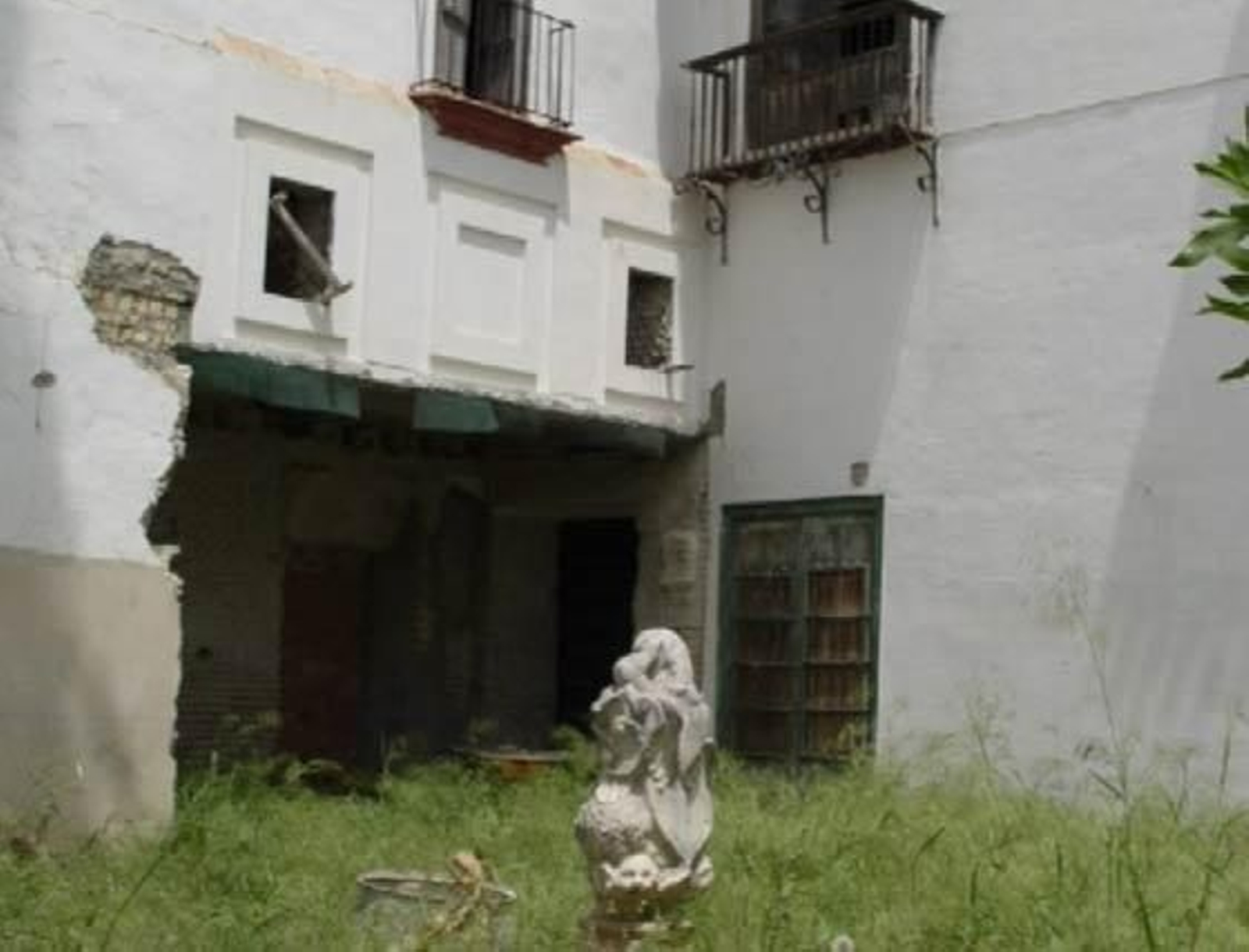 Imagen exterior del palacio.