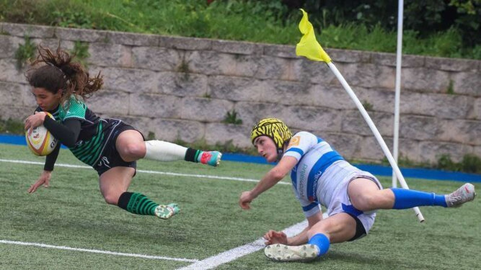 Claudia Sánchez de la Herrán consigue el espectacular ensayo que abrió el marcador.