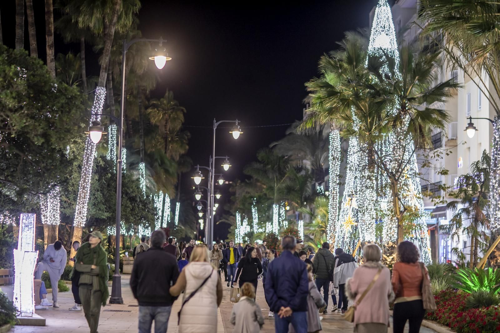 El alumbrado navideño de Estepona en una imagen de archivo. El alumbrado navideño de Estepona en una imagen de archivo.