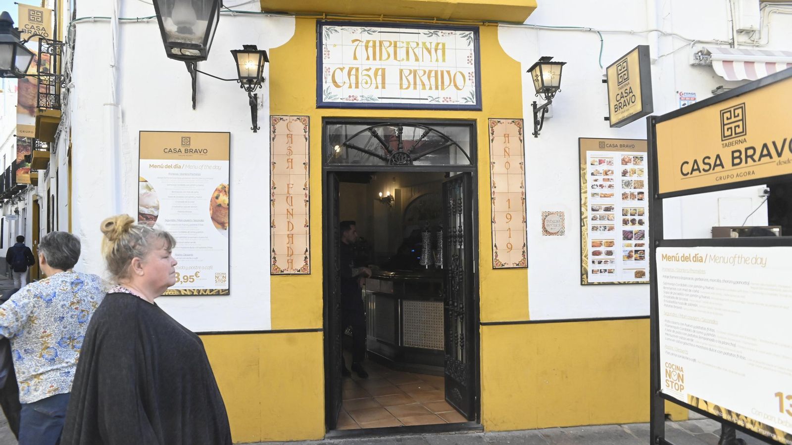 Fachada de Casa Bravo.