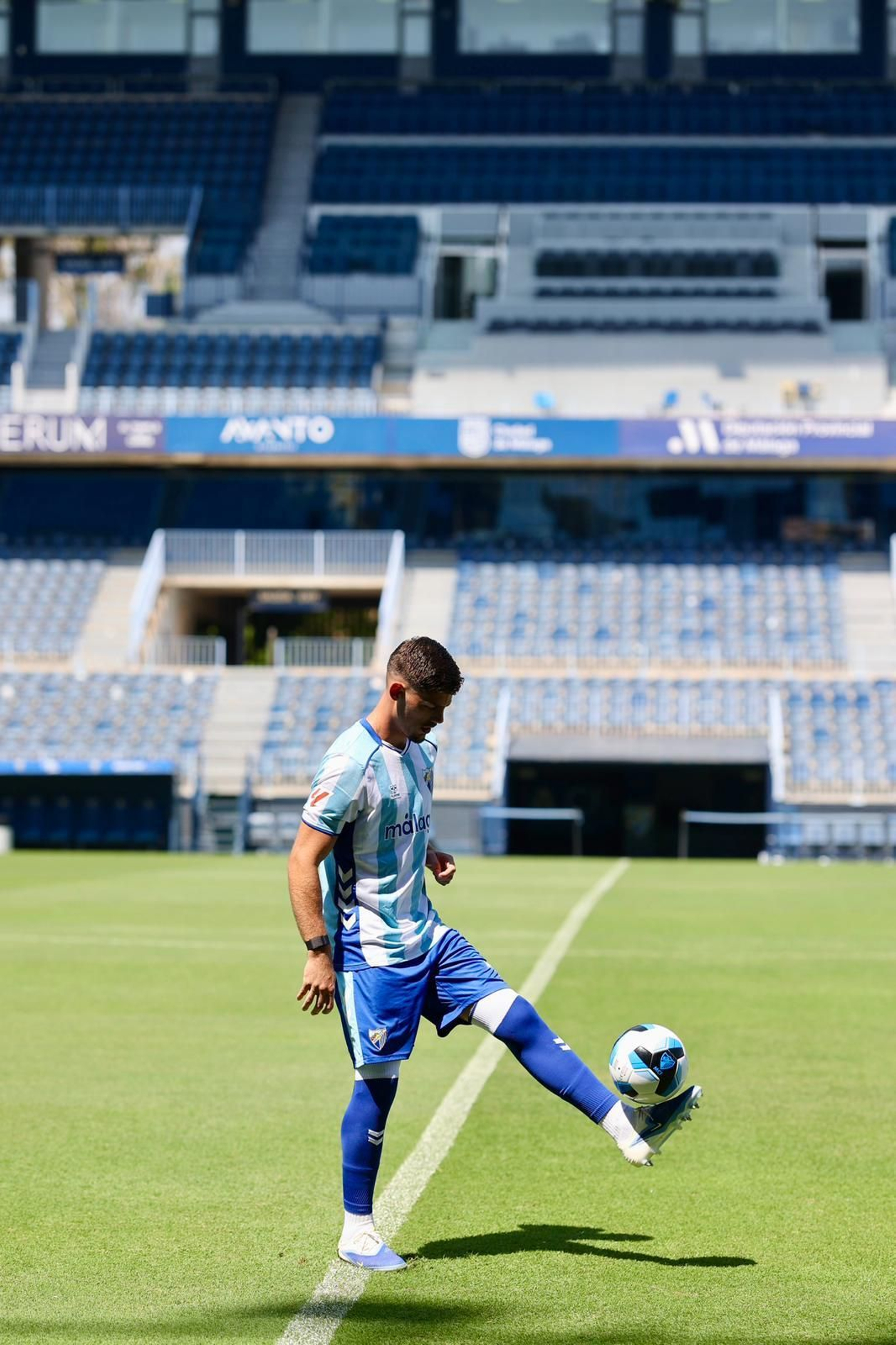 La presentación de Javi Montero como malaguista, en fotos