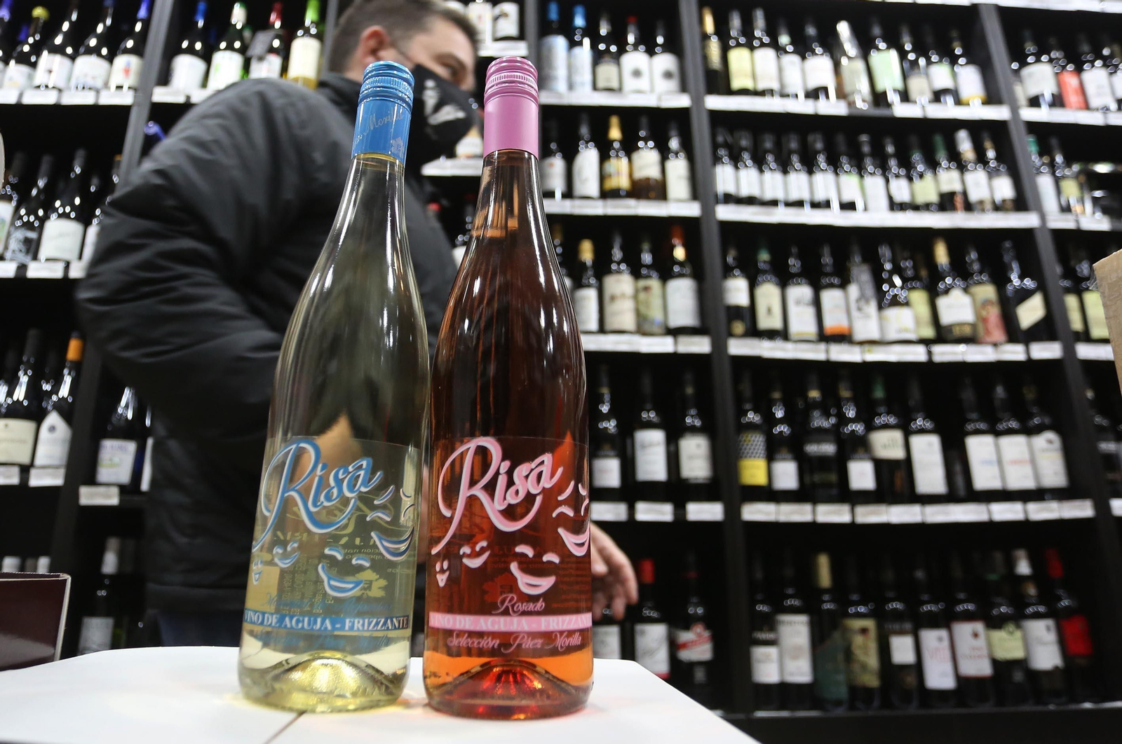 Risa, burbujas refrescantes de la mano de Páez Morilla.