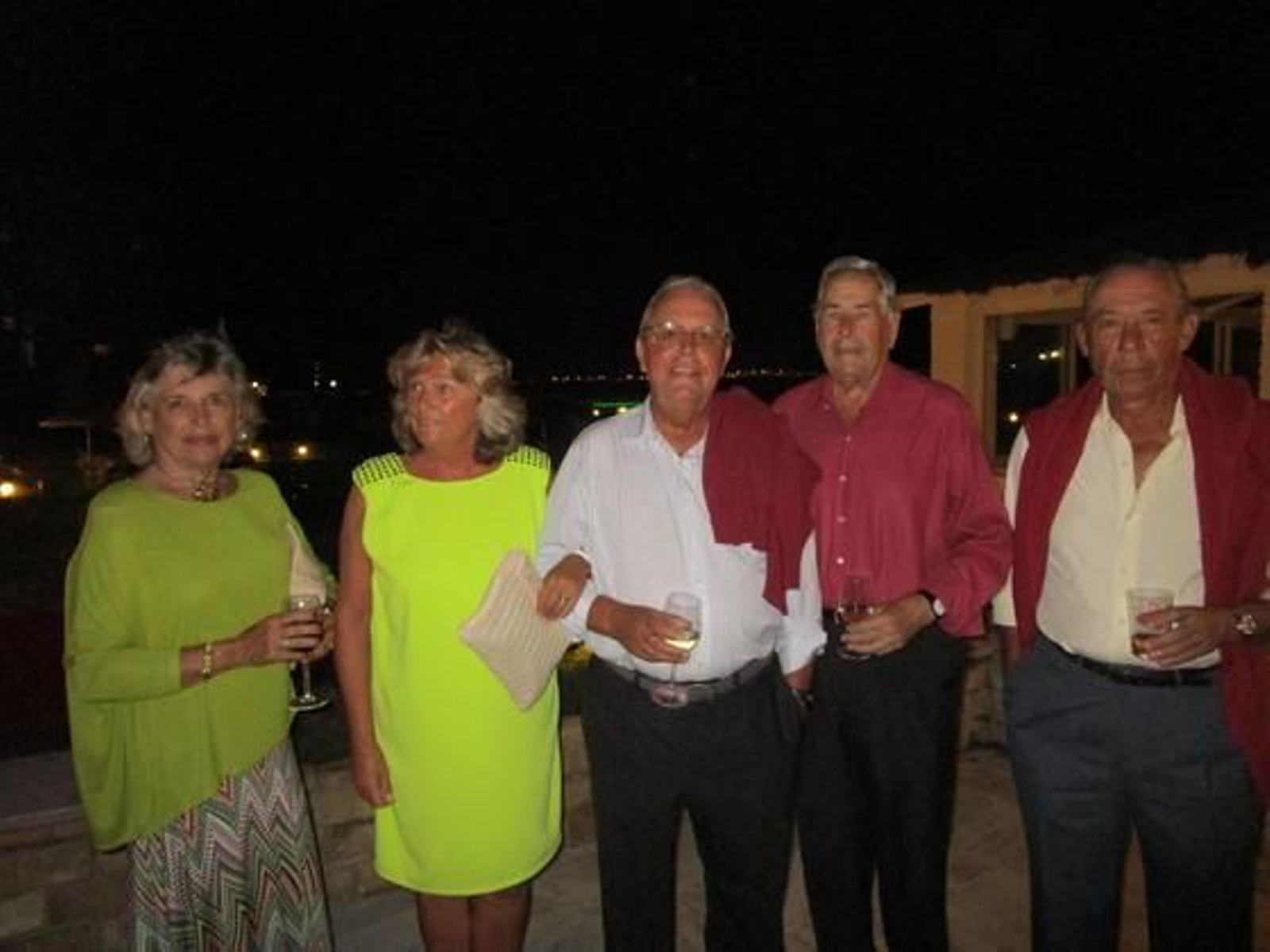 Ana María Marfull, marquesa del Monte de Vay, Sancho Dávila, el homenajeado Juan Porres y el marqués de Casa Enrile estuvieron presentes en el IX trofeo Marqués de Vargas

Foto: Ignacio Casas de Ciria