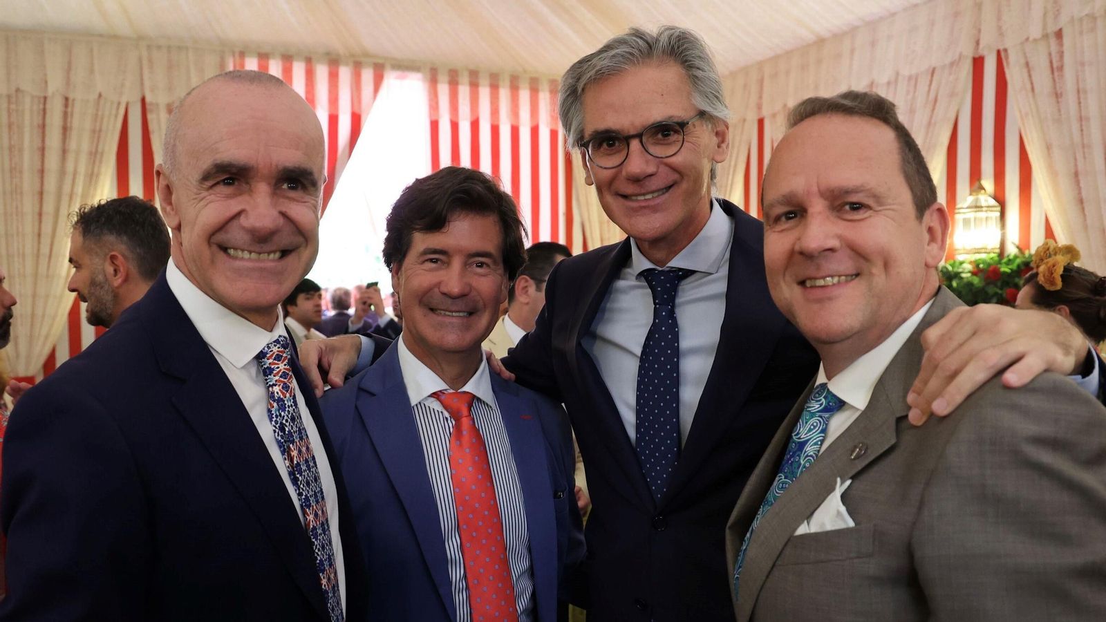 El portavoz del PSOE en el Ayuntamiento de Sevilla, Antonio Muñoz; el presidente de la CES, Miguel Rus; el empresario Juan Martínez Barea; y el rector de la UNIA, Ignacio García.