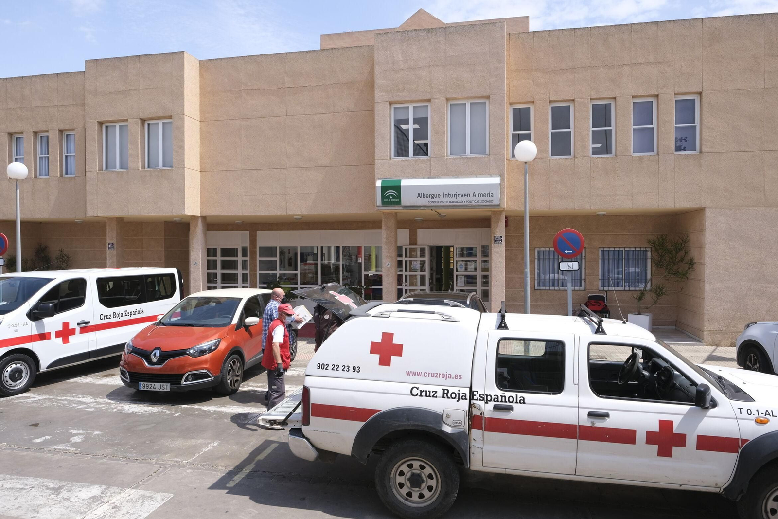 El albergue Inturjoven acoge a casi 600 migrantes con COVID-19 o en cuarentena desde abril