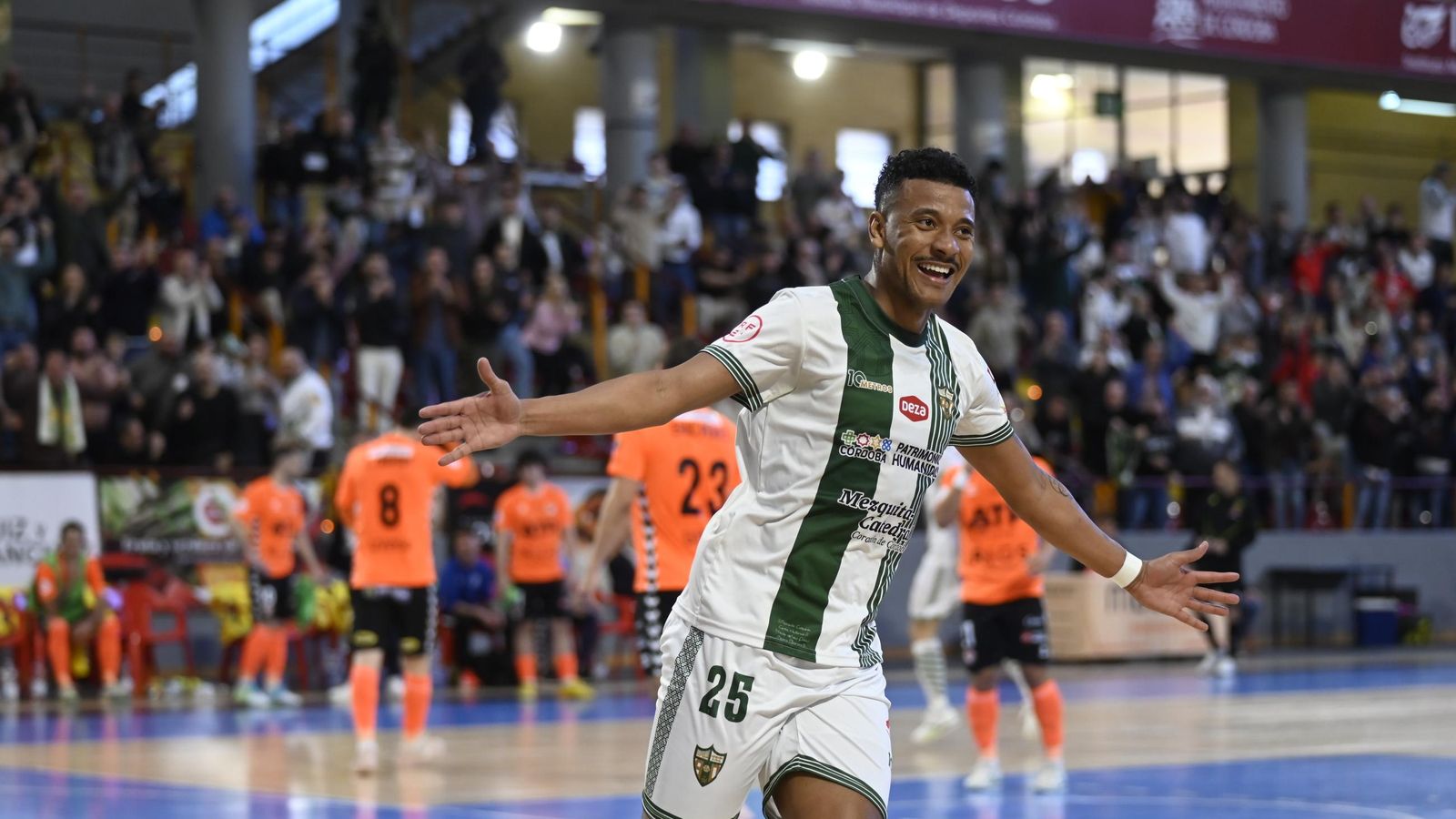 Kaué Pereira celebra su gol en Vista Alegre.
