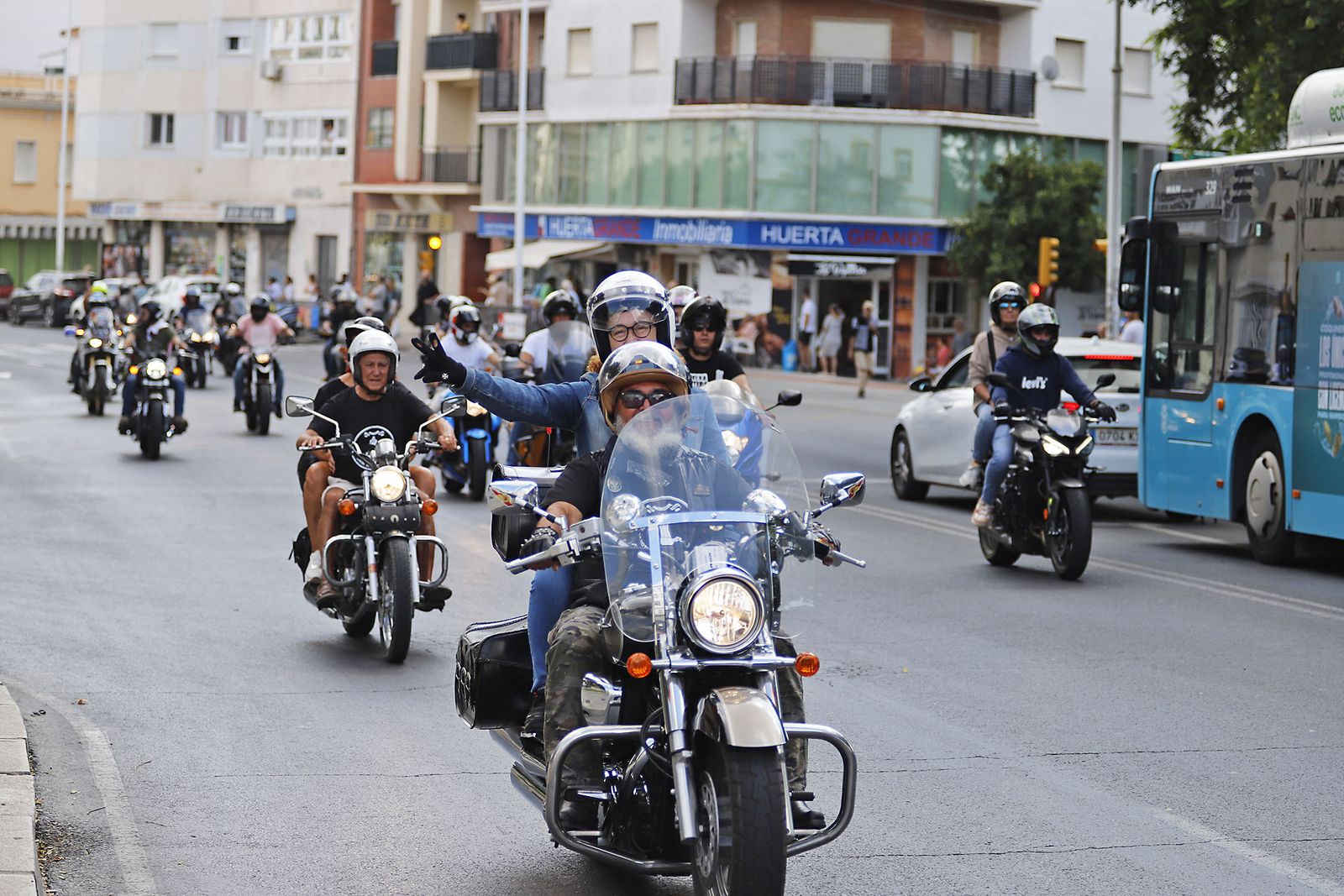Las motos del club Descubridores toman las calles de Huelva