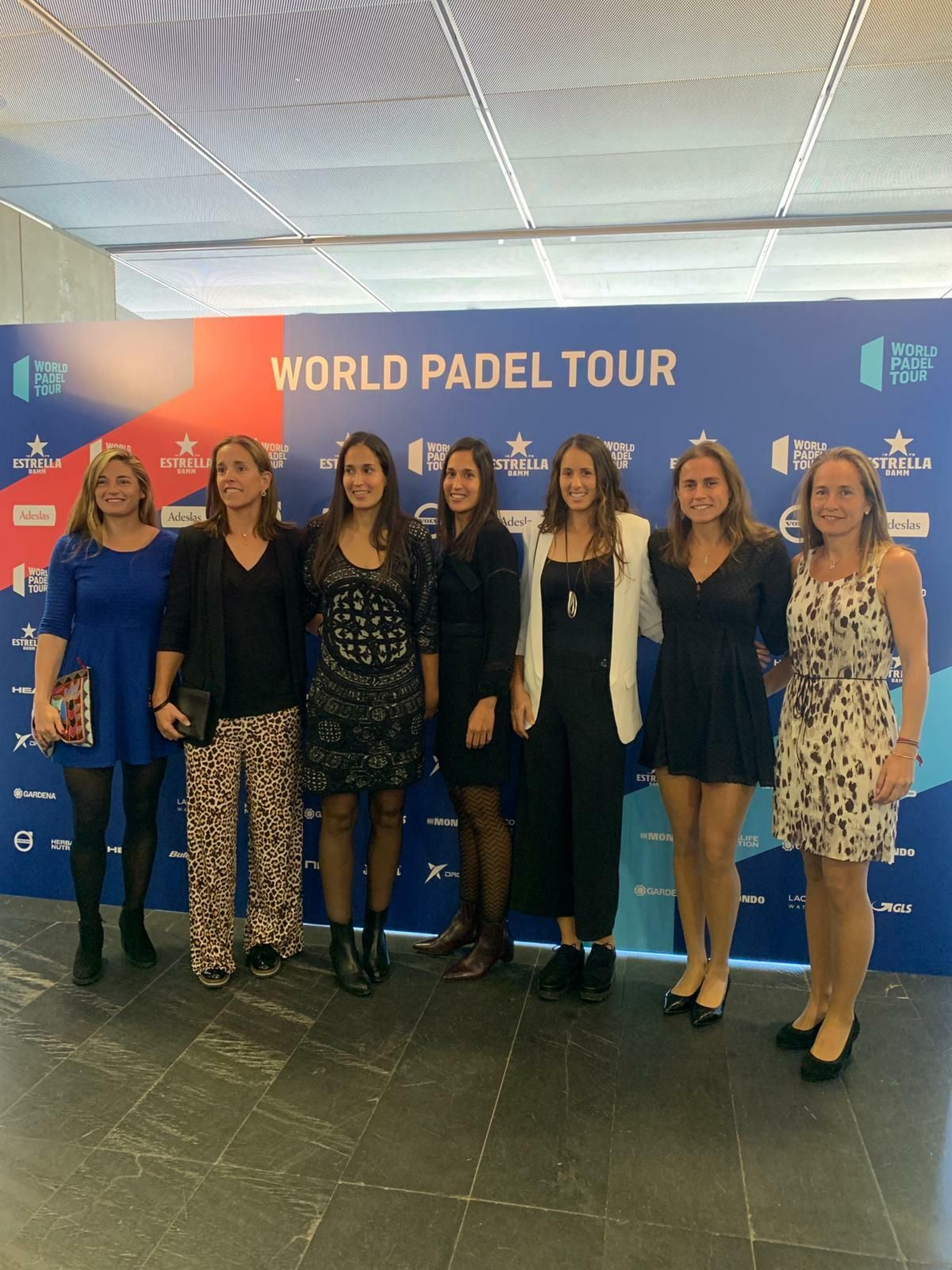 Carolina Navarro, a la derecha.