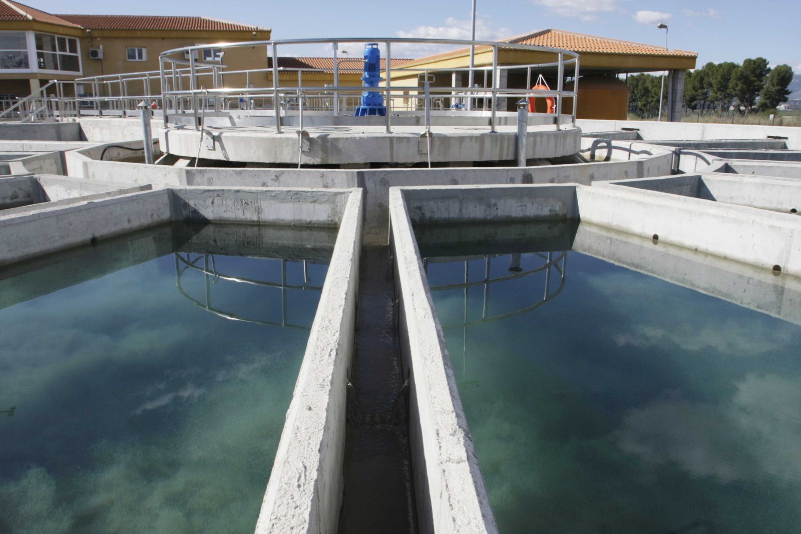 El PP pide al nuevo presidente del Consorcio Vega Sierra Elvira que revoque la subida del 7% del recibo de 156.000 vecinos de Granada