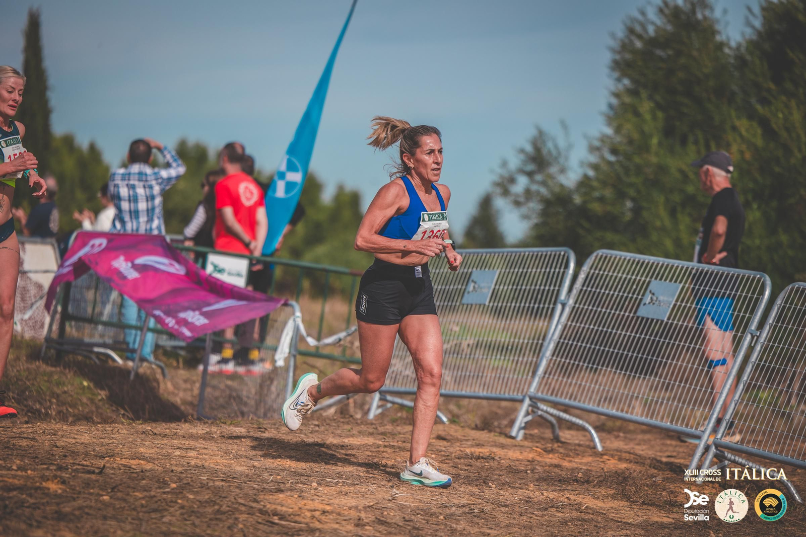 Búscate en las fotos del Cross de Itálica 2025 | 1