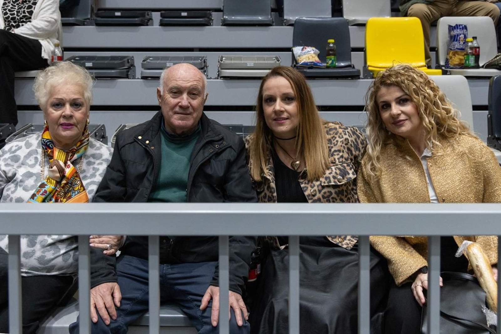 Así se disfruta en Jaén del concierto de Raphael, "Raphaelísimo"