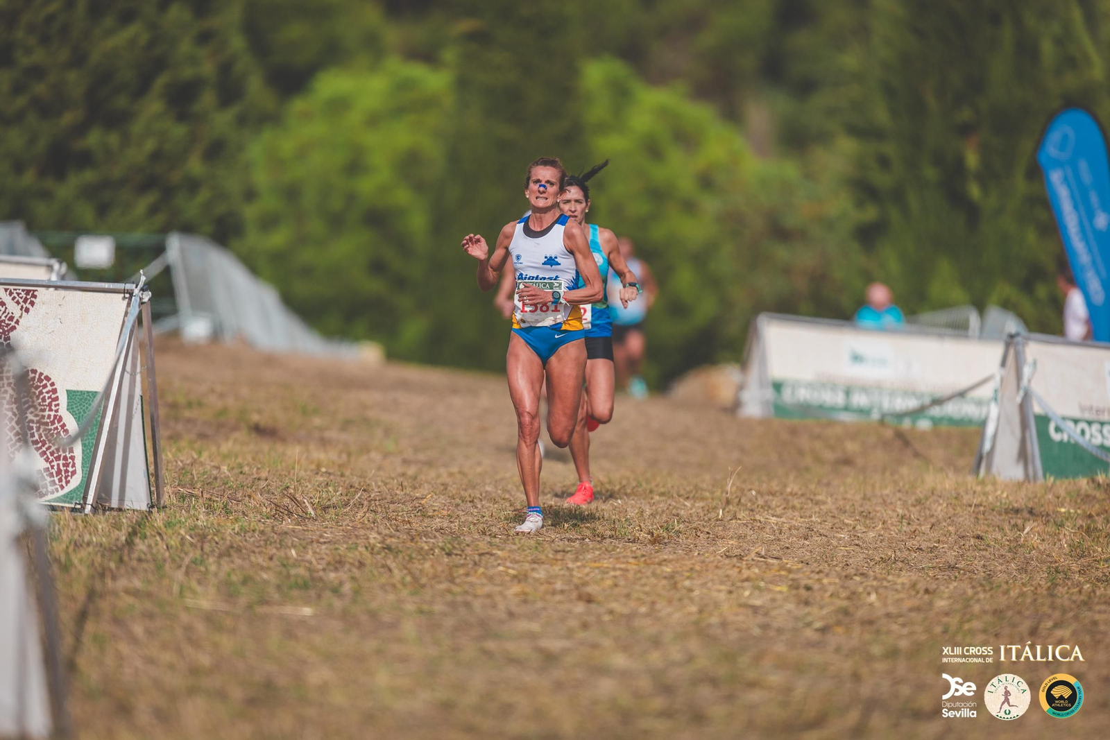 Búscate en las fotos del Cross de Itálica 2025 | 1