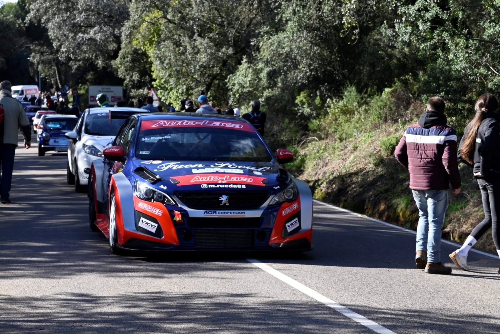 Manuel Rueda, en su coche, durante la Subida a Trassierra.