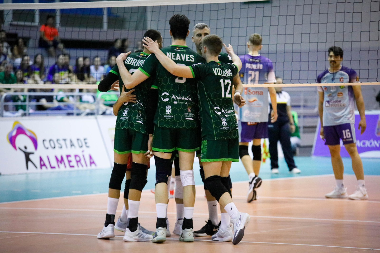 Imágenes del partido entre Unicaja Almería y Grupo Herce Soria